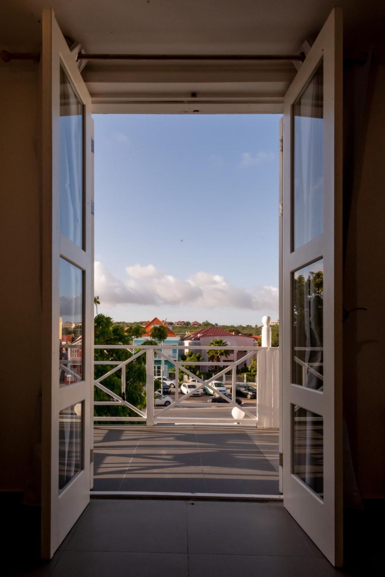 Saint Tropez Boutique Hotel Willemstad Room photo